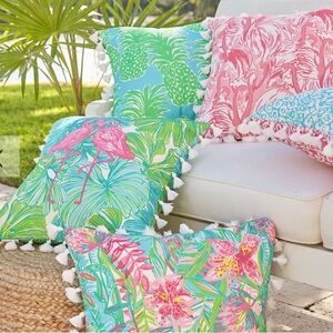 4-Pottery Barn X Lilly Pulitzer outdoor Pillows